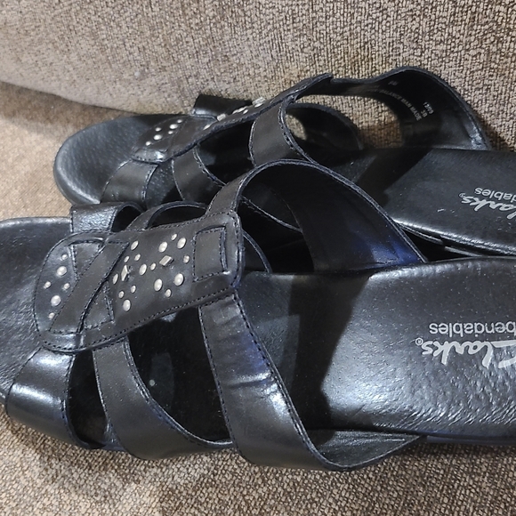 Clarks Bendables Black Wedge Sandal size 9 - Picture 2 of 12